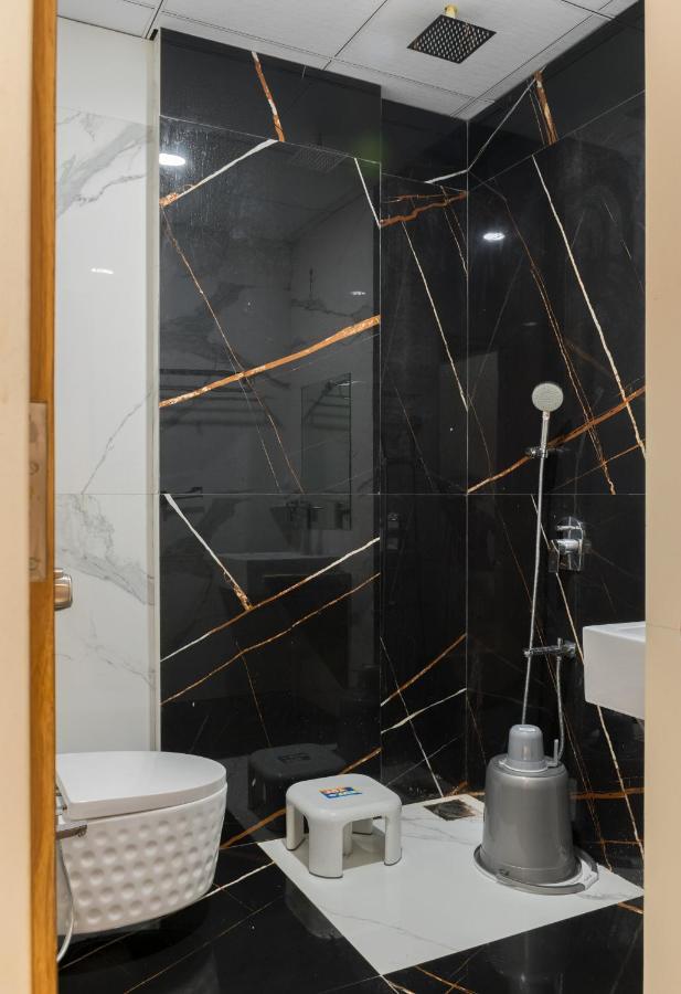 Meridian Hotel & Banquet Surat Ngoại thất bức ảnh