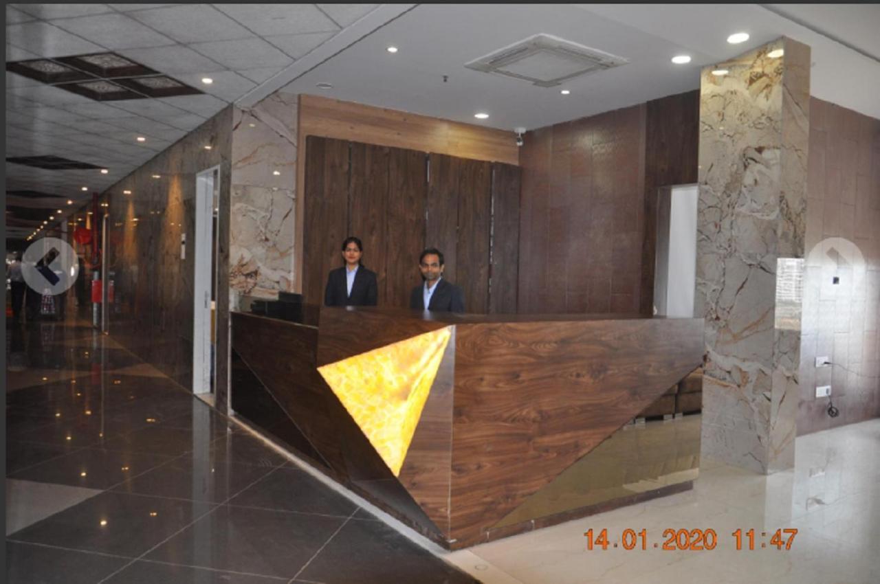 Meridian Hotel & Banquet Surat Ngoại thất bức ảnh